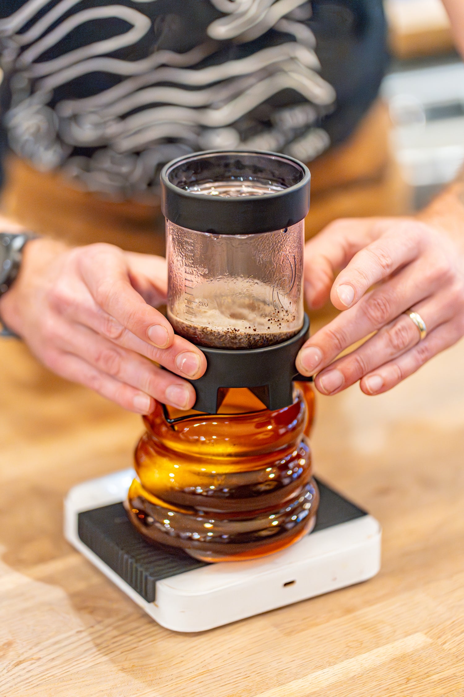 Using a Rao Spin to evenly distribute filter coffee beans